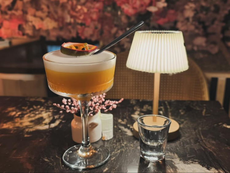 Rozay Lounge slider image