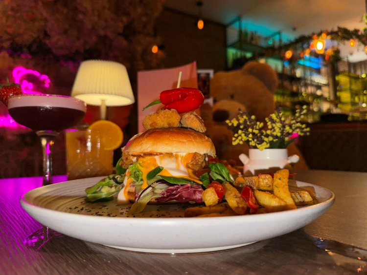 Rozay Lounge slider image