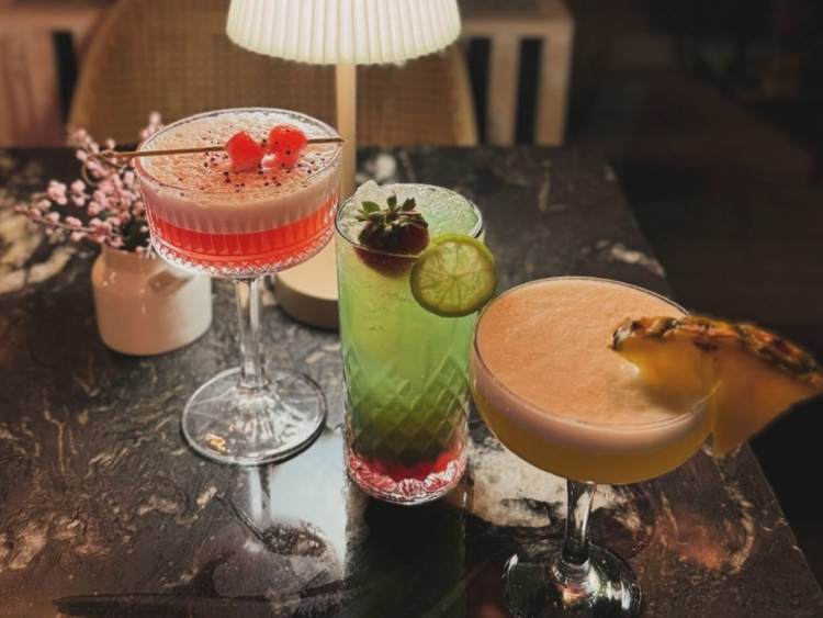 Rozay Lounge slider image