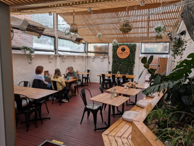 Cafe 727 slider image