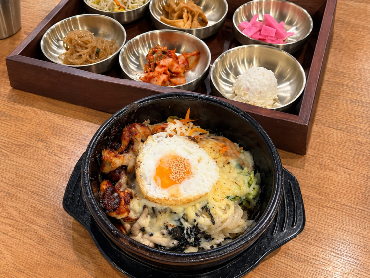 BukChangDong - Central slider image