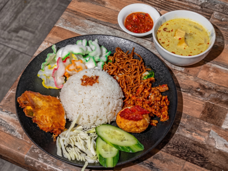 Pandan Leaf Indonesia Cafe & Fine Foods slider image