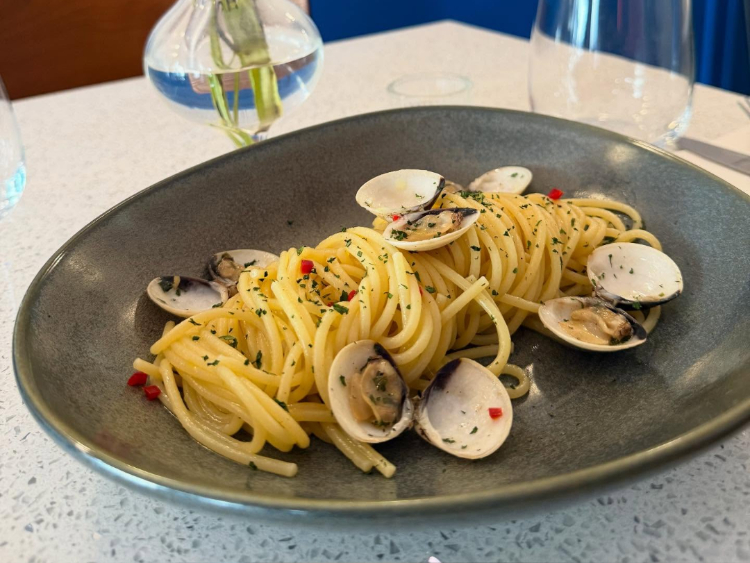 Walter's Bistro slider image