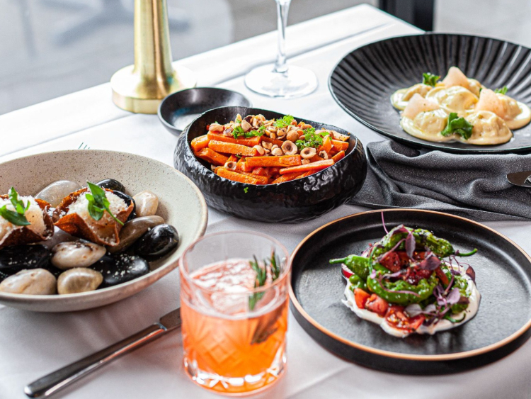 Aromi Restaurant slider image