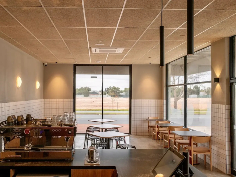 7t7 Cafe slider image