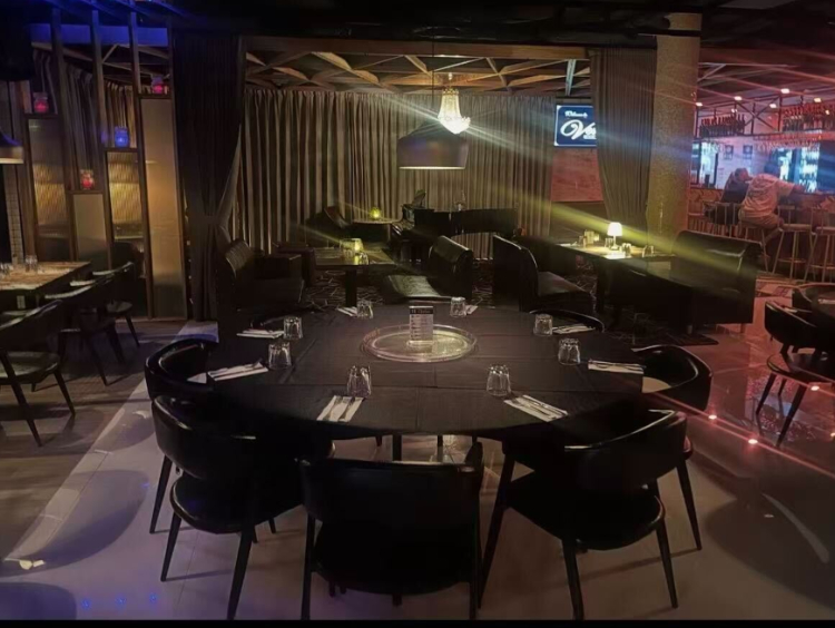 Angela's Kitchen and Bar slider image