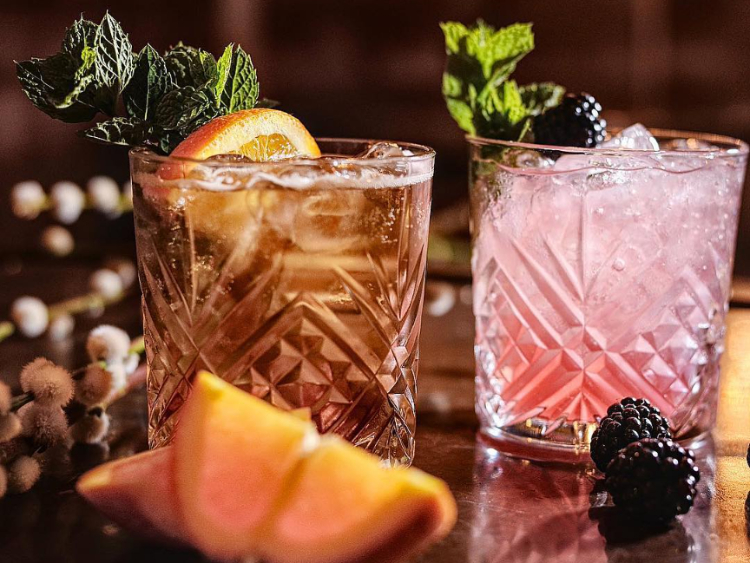 Notes Coffee Roasters & Bar - Trafalgar Square slider image