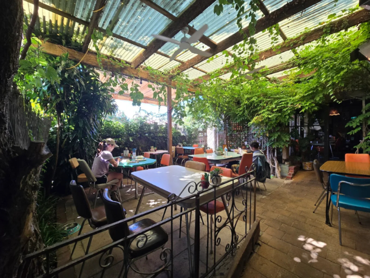 Cafe Komodo slider image