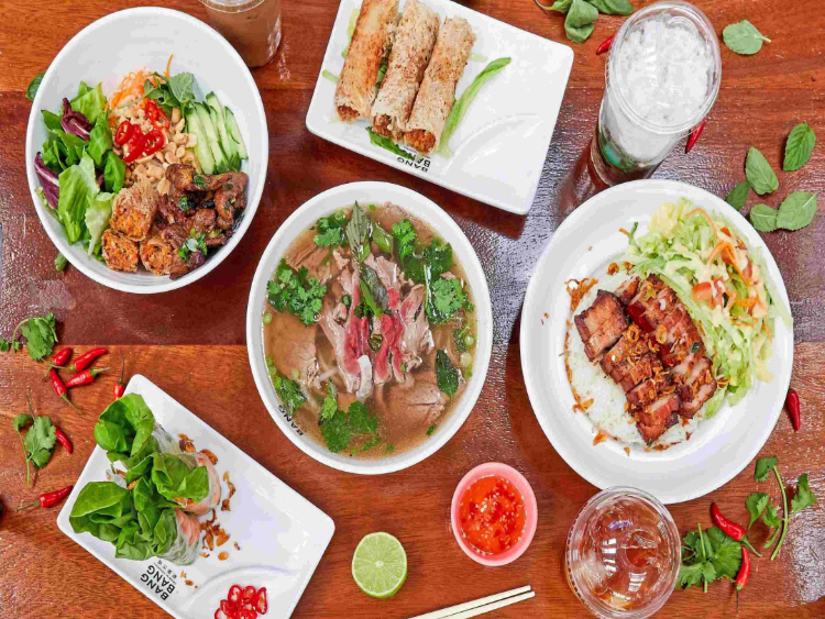 Lac Viet Kitchen slider image