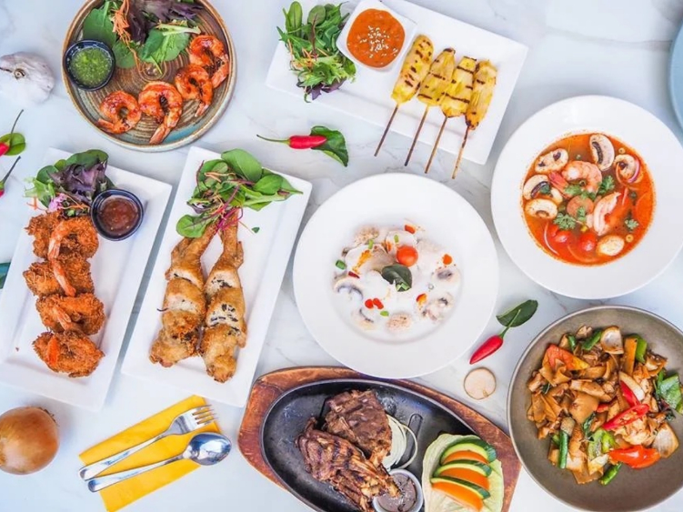 We Thai Cuisine slider image