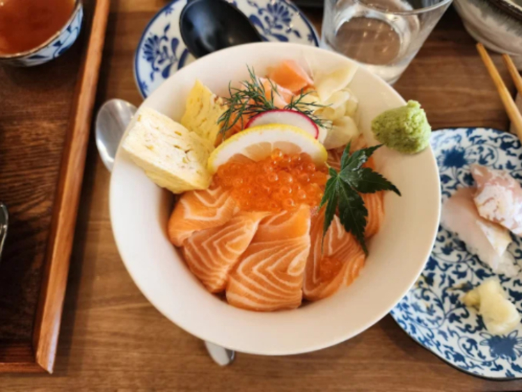 Hinata Sushi Studio slider image