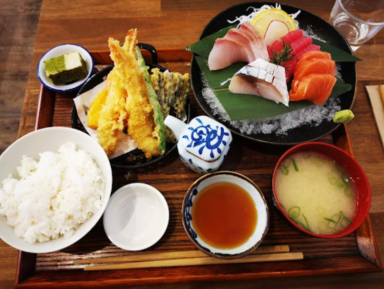 Hinata Sushi Studio slider image