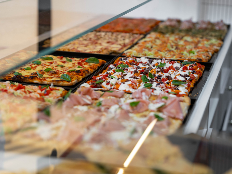 La Dea Pizza slider image
