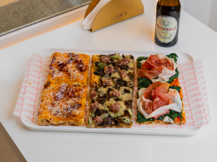 La Dea Pizza slider image