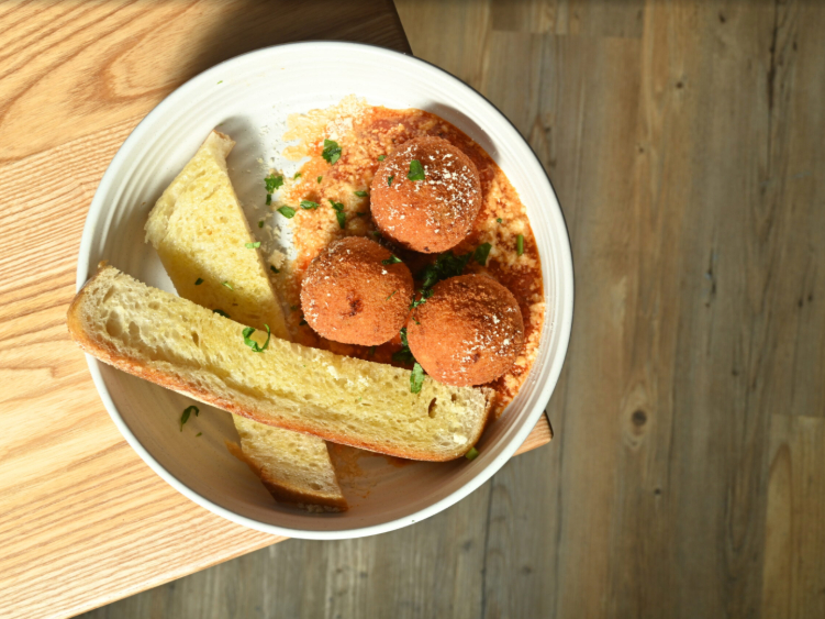Tinello - Cafe, Restaurant & Bar slider image