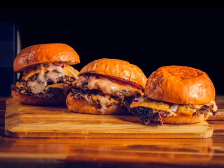 Brown Burgers - Moonah slider image
