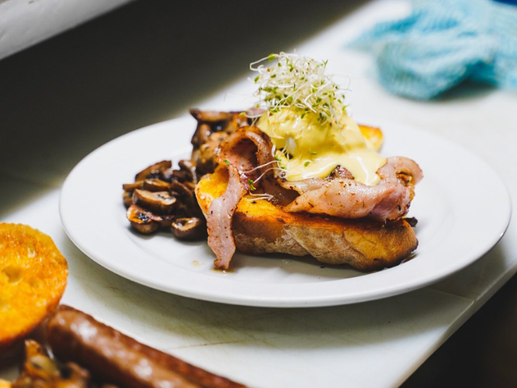 Suanie's Cafe & Kitchen slider image