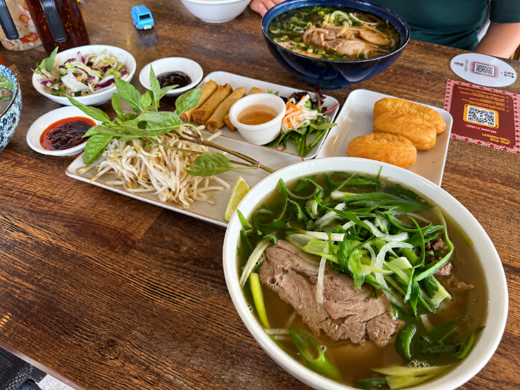 Pho Thin - Chatswood slider image