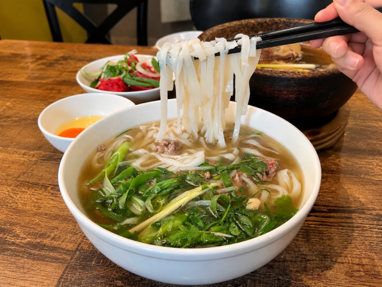 Pho Thin - Chatswood slider image