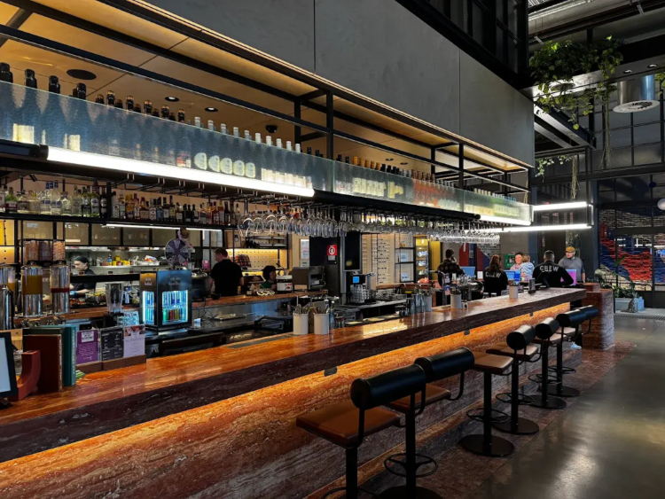 Bar Moxy slider image