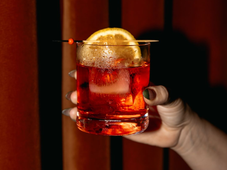 Bar Moxy slider image