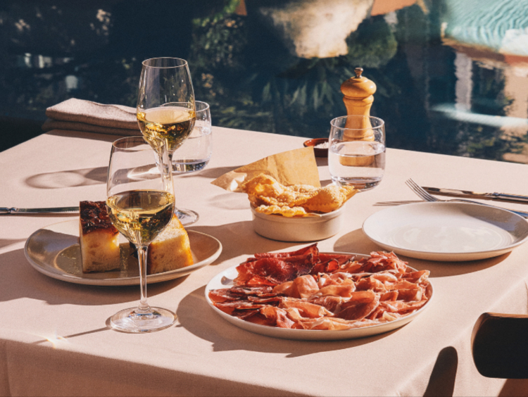 uccello slider image