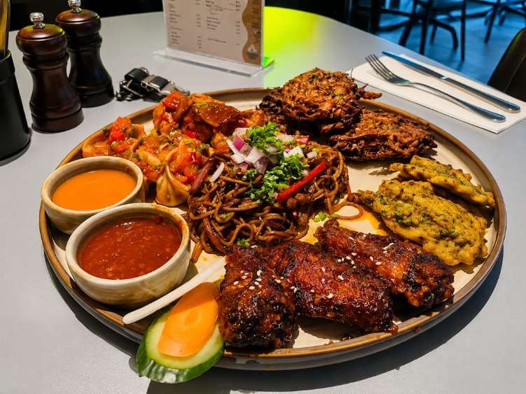 Kutumba Lounge slider image