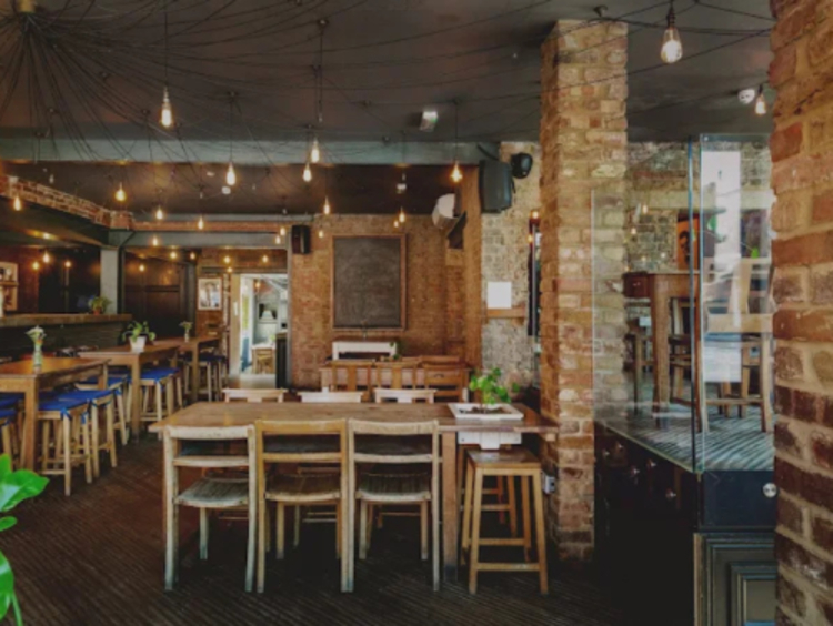 Alice House - Queen's Park slider image