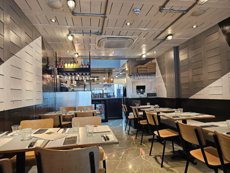 Santa Maria Pizzeria - Fitzrovia slider image