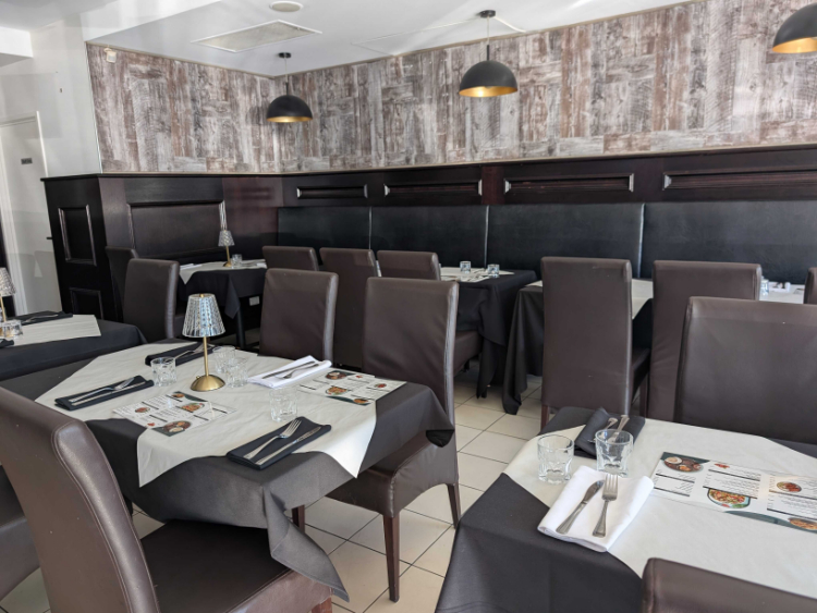 Chachaa Bhatija slider image