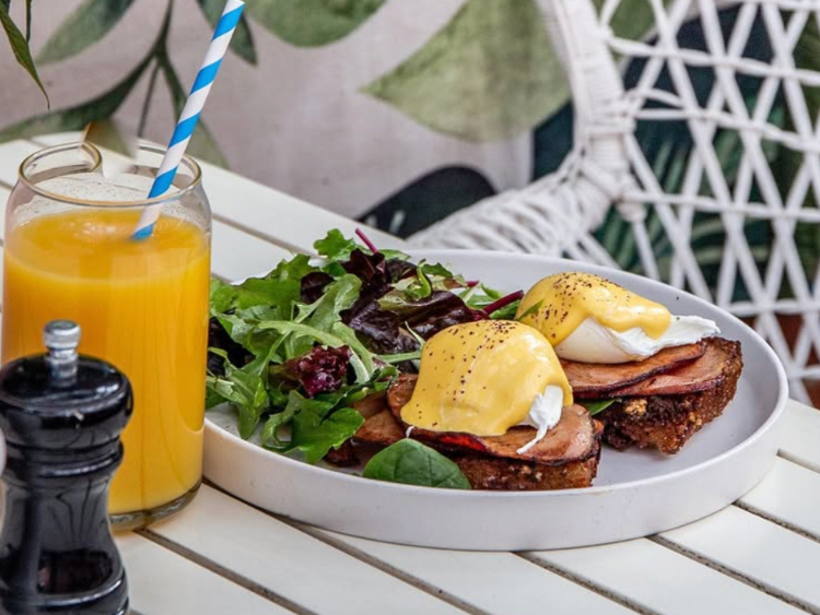 Fergus Cafe slider image