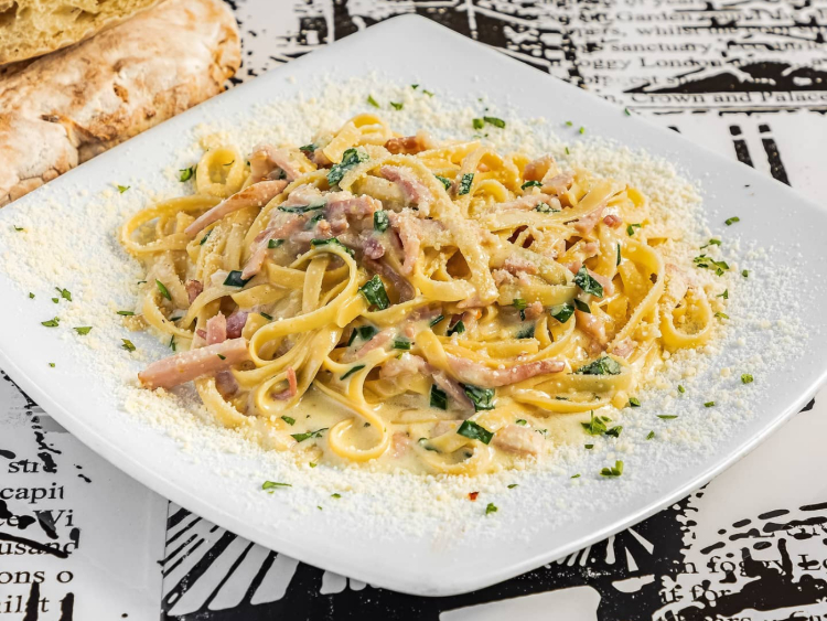 Domenico's Pizza & Pastaria - Moonee Ponds slider image