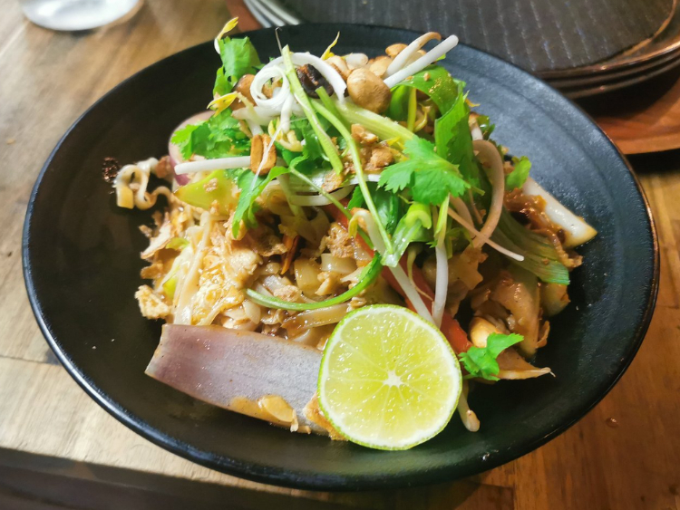 Vietnam Oi - Surfers Paradise slider image