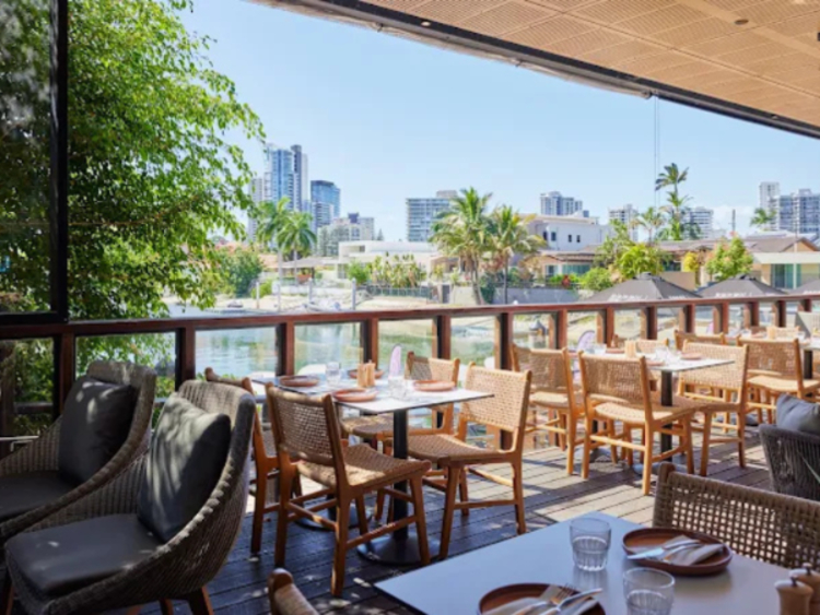 Isla Bar and Dining slider image