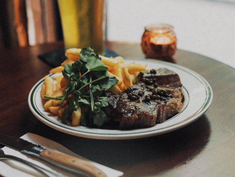 Lane's Edge Wine Bar slider image