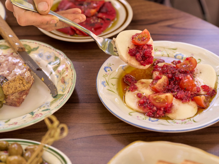 Lane's Edge Wine Bar slider image