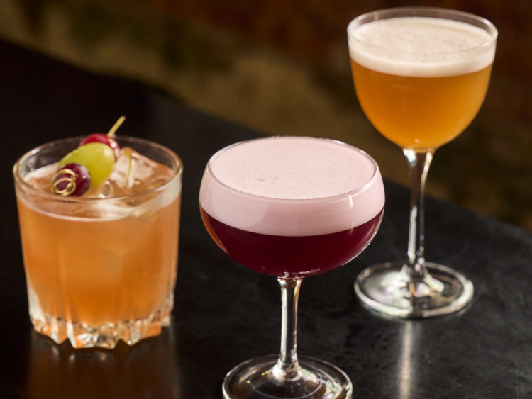 Lane's Edge Wine Bar slider image