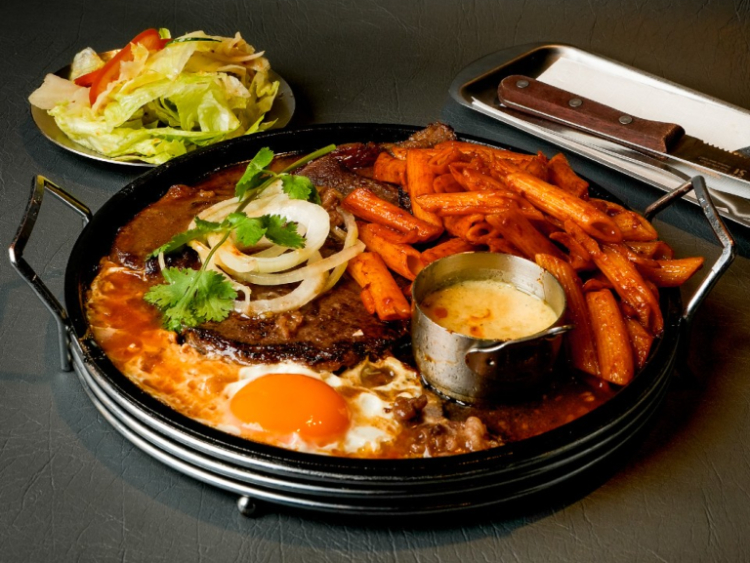 Chao's Bistro slider image