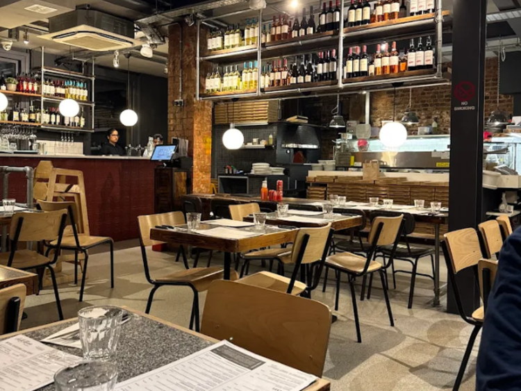 Santa Maria Pizzeria - Fulham slider image