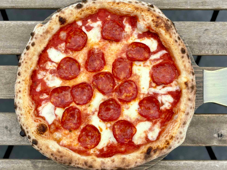 Laura's Pizzas