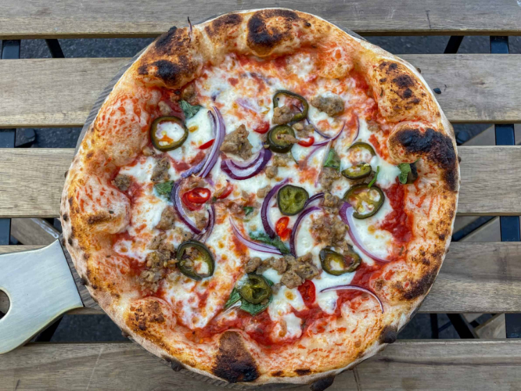Laura's Pizzas slider image