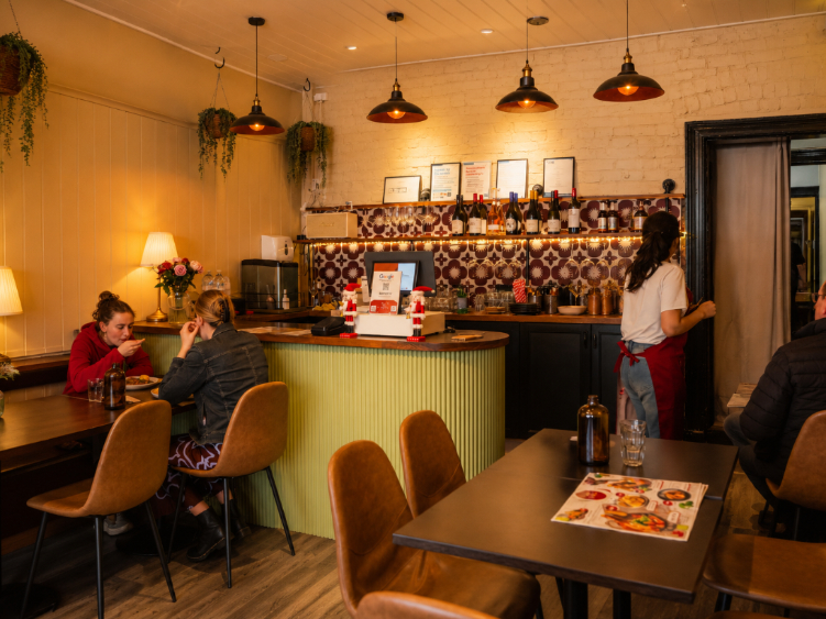 Thai Le Ros Restaurant slider image