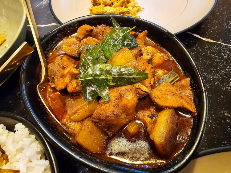 Ceylonia slider image