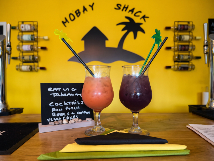 Mo'Bay Shack slider image