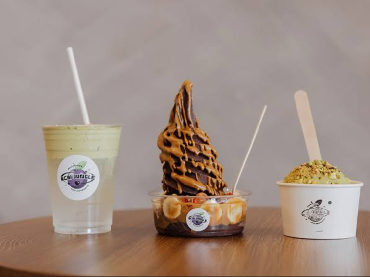 Acai Jungle and Desserts slider image