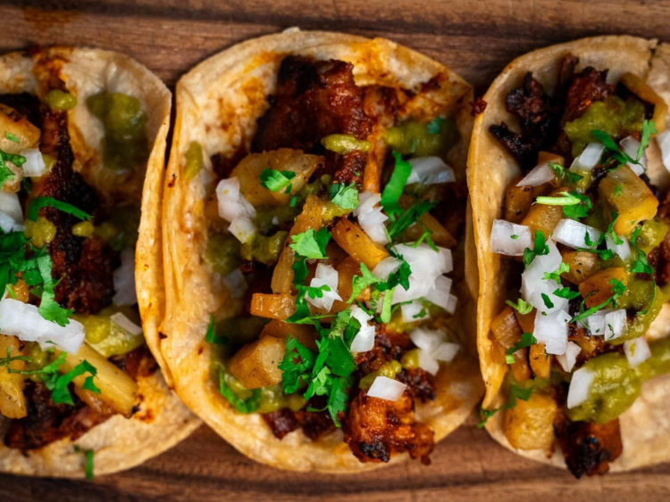Los Hermanos Mexican Taqueria slider image