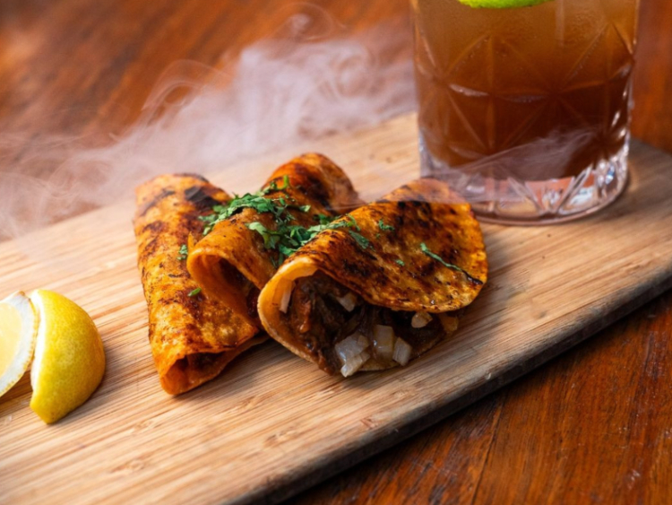 Los Hermanos Mexican Taqueria slider image