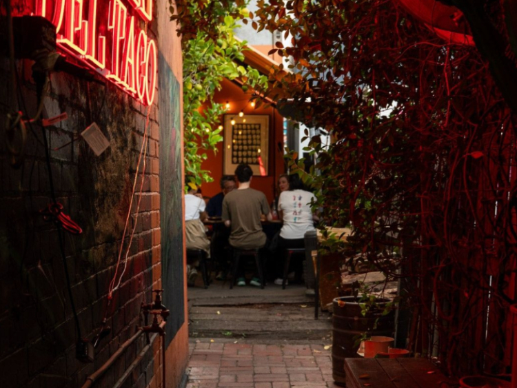 Los Hermanos Mexican Taqueria slider image