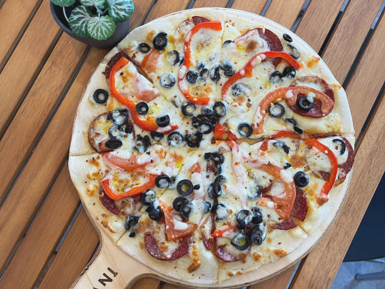 Ya3ani Manoushi & Falafel - Gold Coast slider image