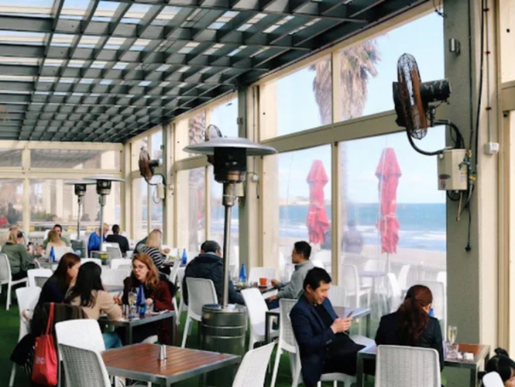 Beachcomber Cafe and Beach Bar slider image